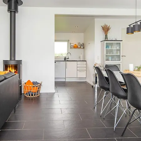 10 Person In Haderslev-by Traum
